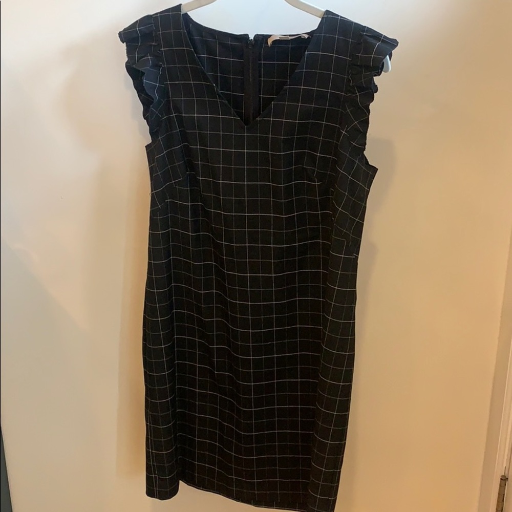 Loft size 8 dress black ruffle sleeve v-neck